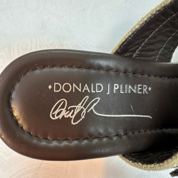 Donald J. Pliner Brown and Tan Sandals - Picture 5 of 11